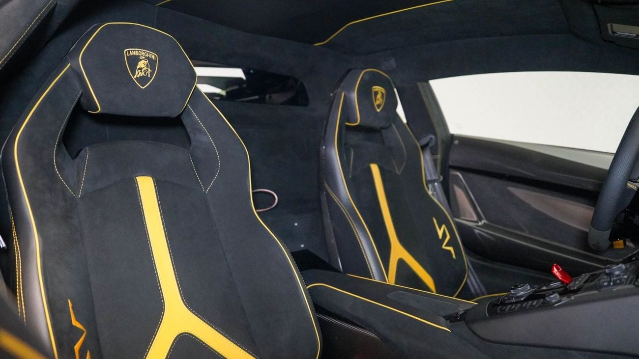 لامبورغيني أفينتادور UAEs Very Best Example | SV  LP750-4 Ad Personum | Low KM