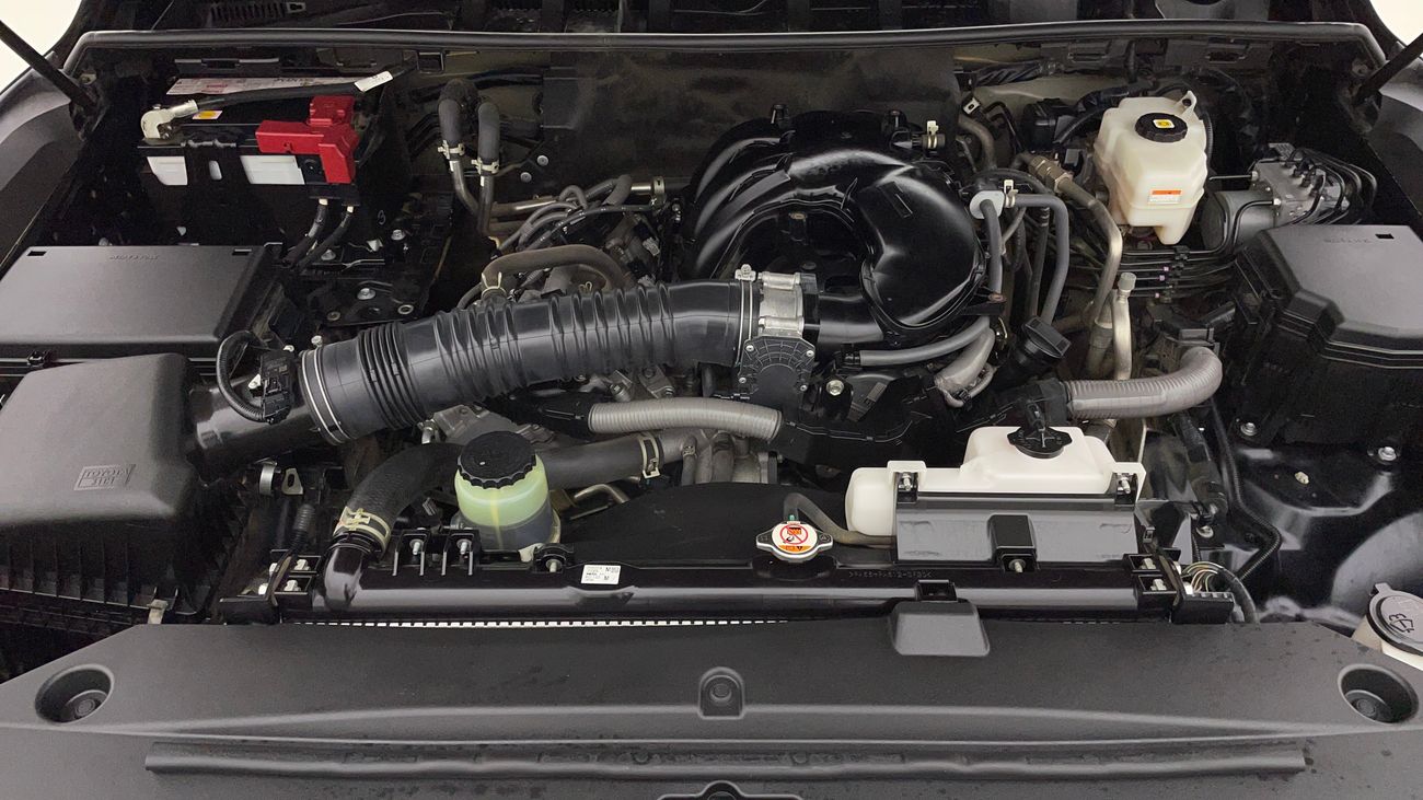 تويوتا لاند كروزر GXR 4 | بدون دفعة مقدمة | اختبار القيادة في المنزل