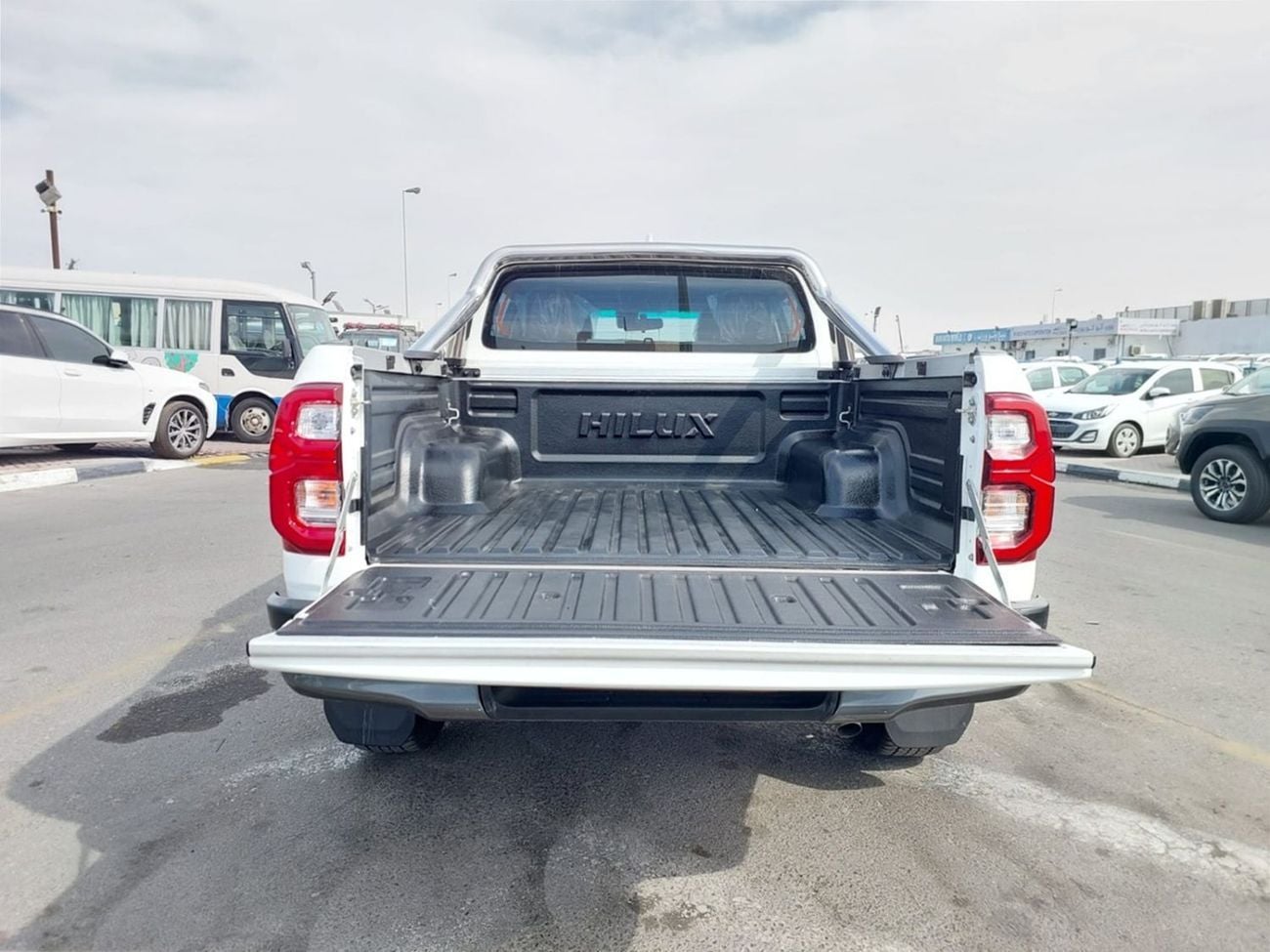 تويوتا هيلوكس GR SPORT (RAMADAN OFFER) TOYOTA HILUX PICKUP RHD 2022 MODEL 2.4 L DIESEL AUTOMATIC(PM70393)