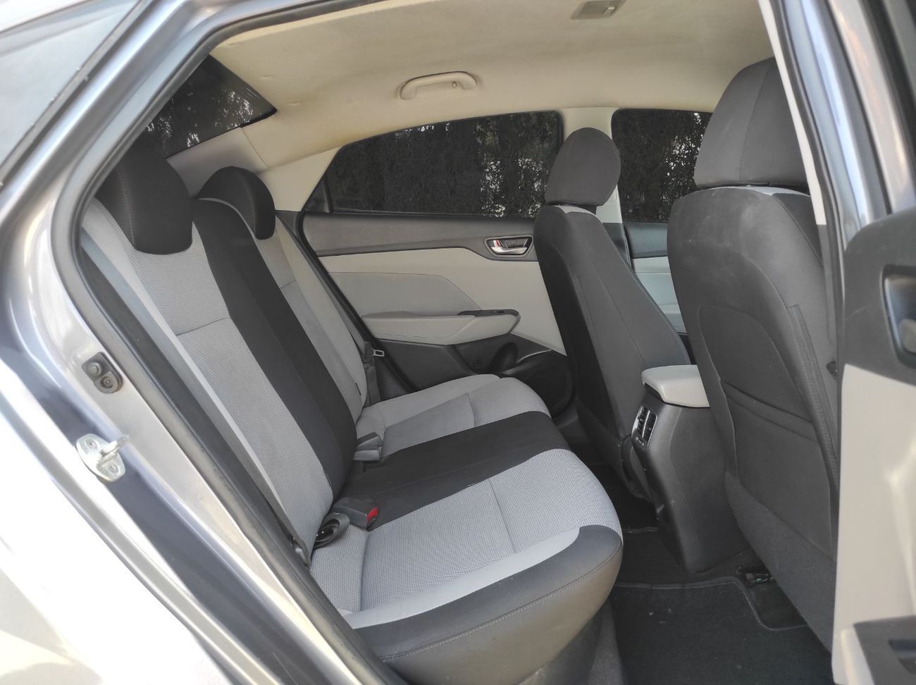 Hyundai Accent GL 1.6L (138 HP) Sedan Hyundai Accent 2019 Gcc V4 1.6 full automatic