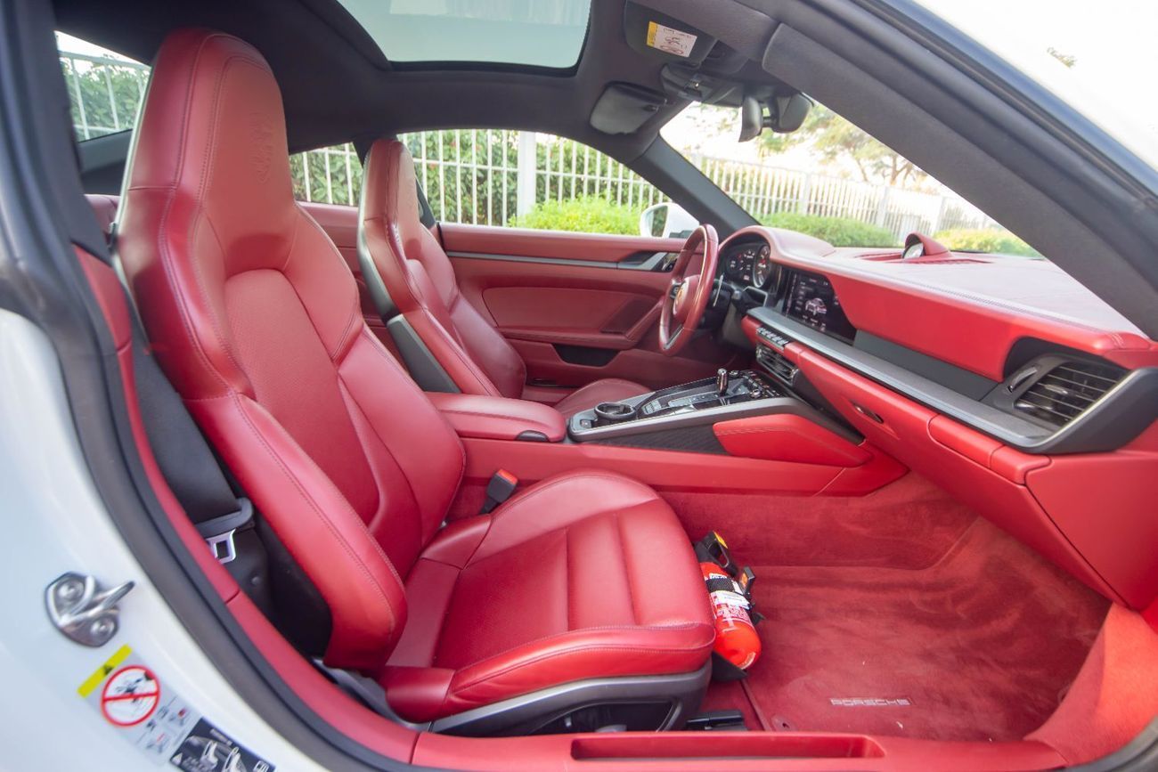 Porsche 911 Carrera 3.0L (444 HP) Coupe