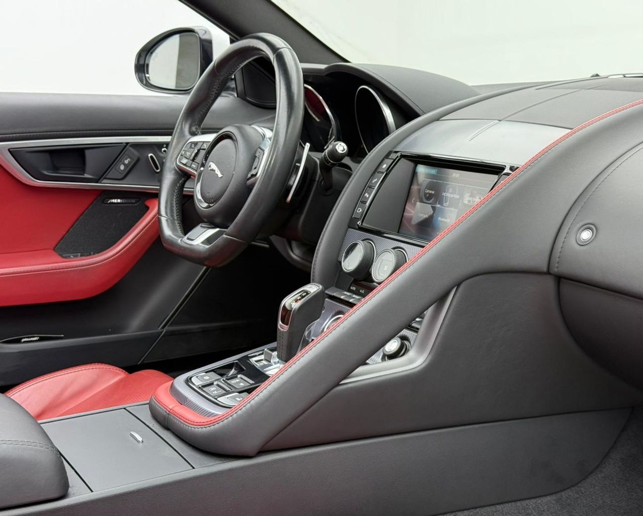 جاكوار F Type R-Dynamic 3.0L (380 HP) Convertible 2018 Jaguar F-Type R-Dynamic, 2027 Jaguar Service Pack, Fully Lo