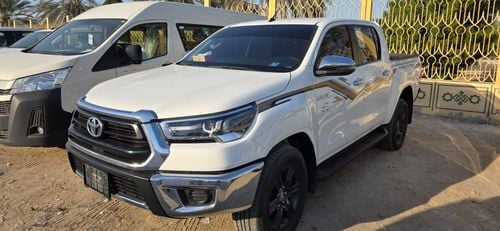 تويوتا هيلوكس 2.7