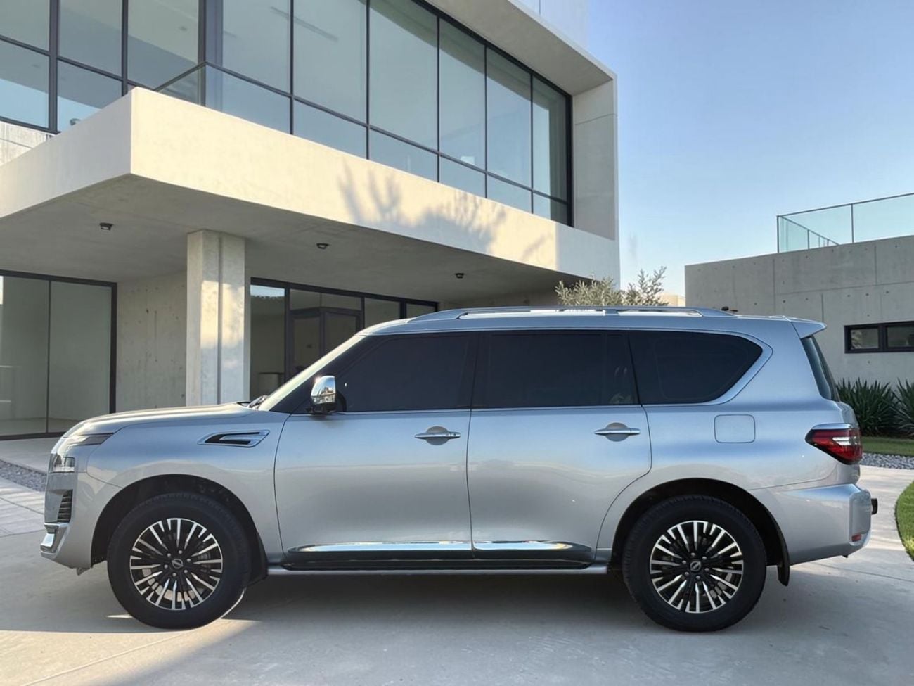 Nissan Patrol AED 3,600 P.M | 0% DOWN PAYMENT | NISSAN PATROL SE PLATINUM | 2024 | WARRANTY | FULL SERVICE HISTORY
