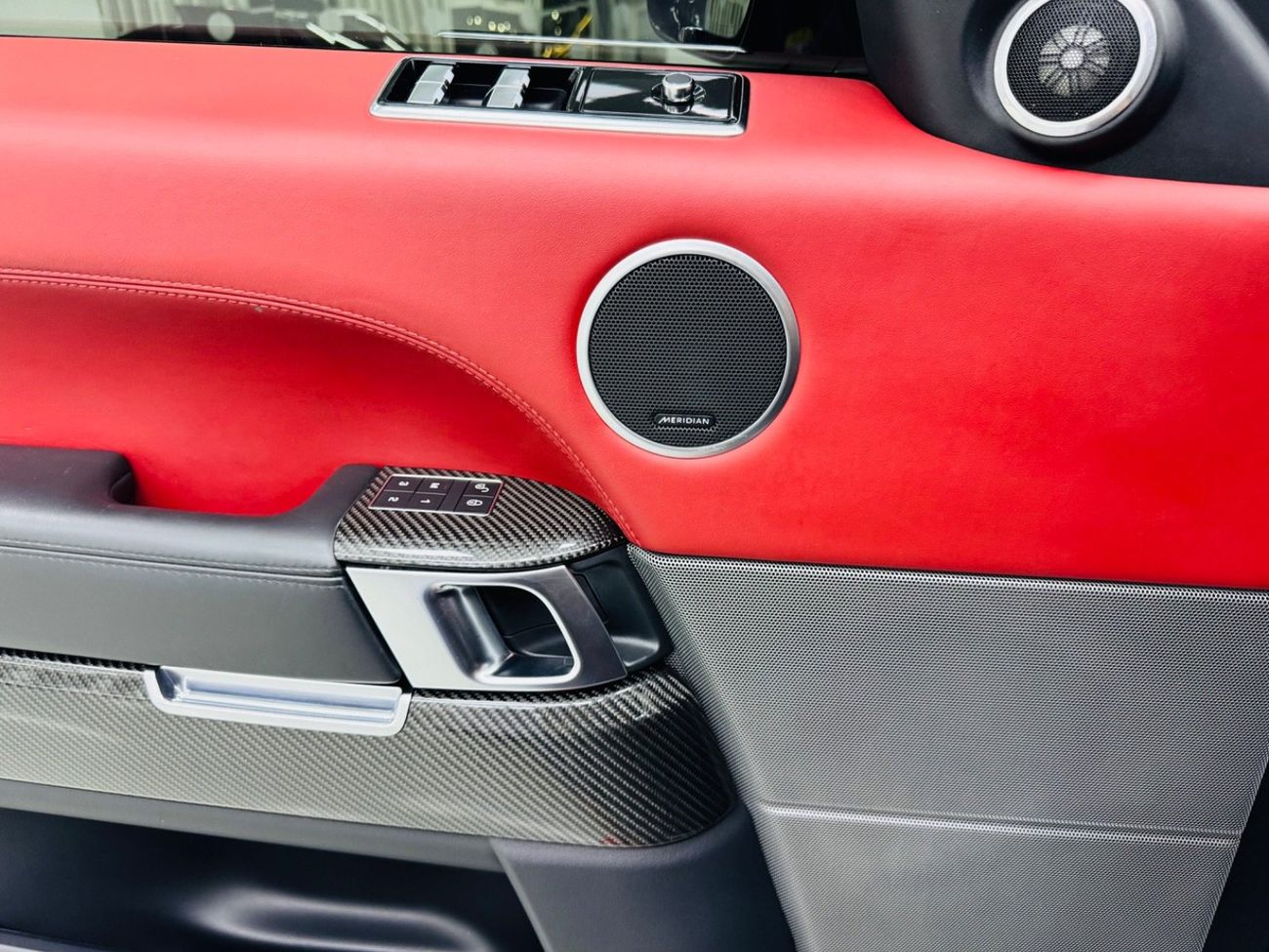 Land Rover Range Rover Sport SVR 5.0L (575 HP) 4WD