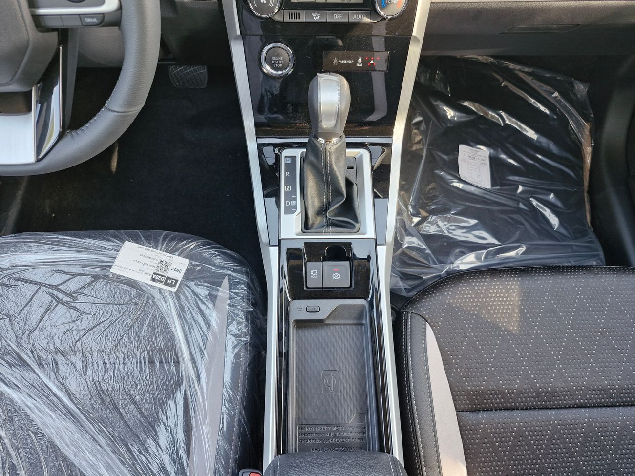 Toyota Veloz 2025 TOYOTA VELOZ 1.5L Petrol AT GCC Brand New 0Km