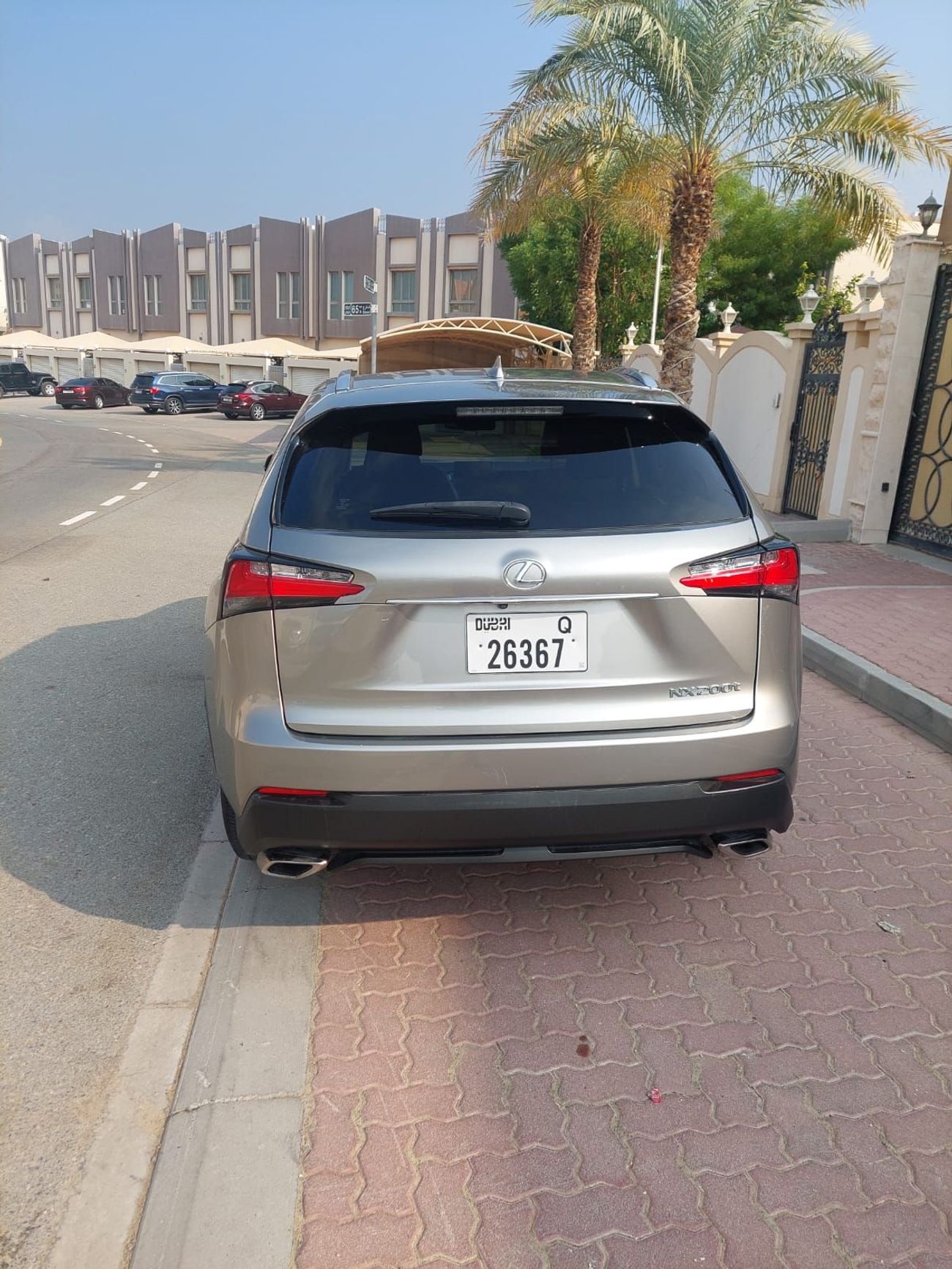لكزس NX200t