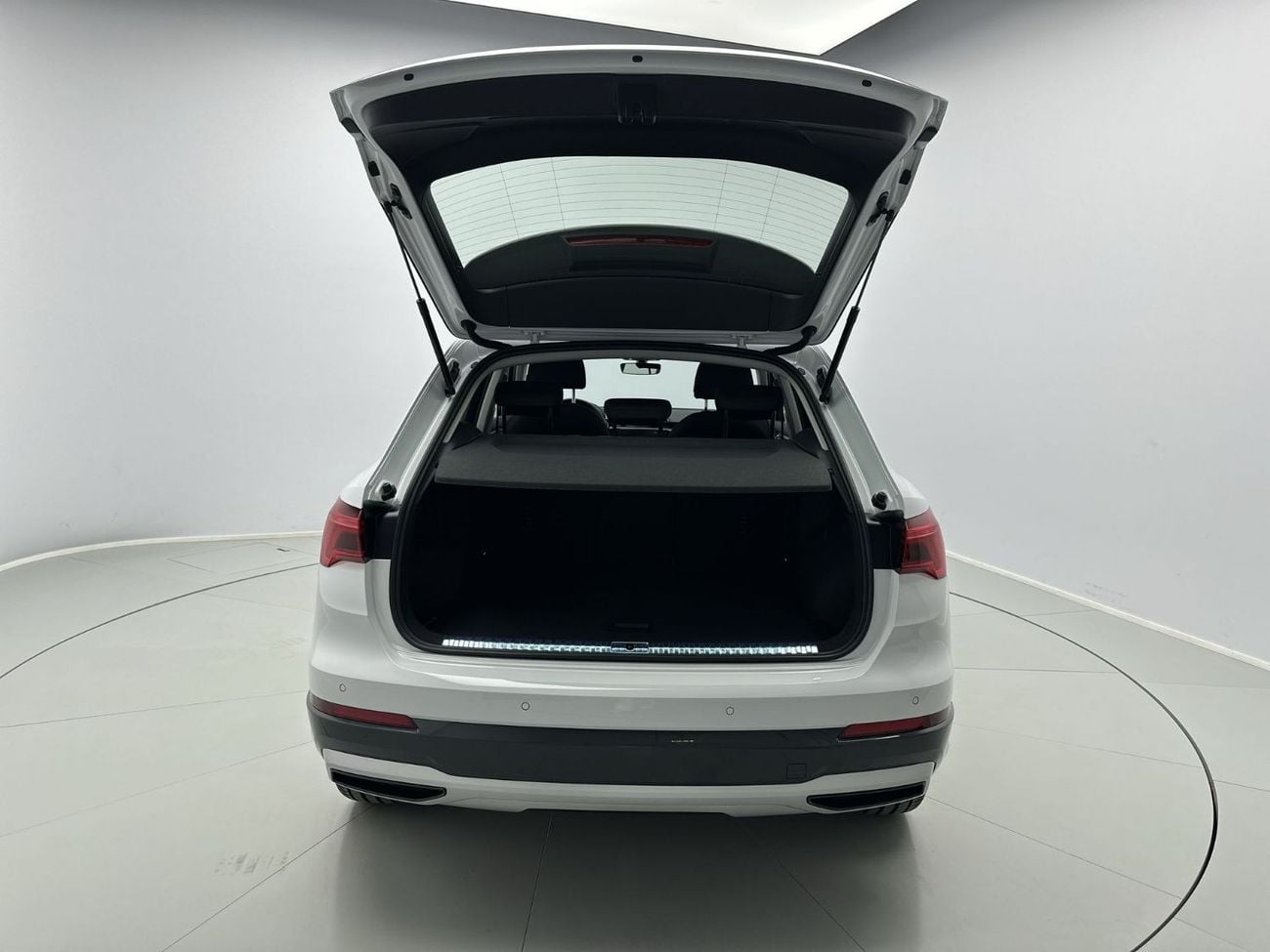 Audi Q3 35 TFSI Advanced 2.0L Advanced 35 TFSI 150hp (Ref# 25892)