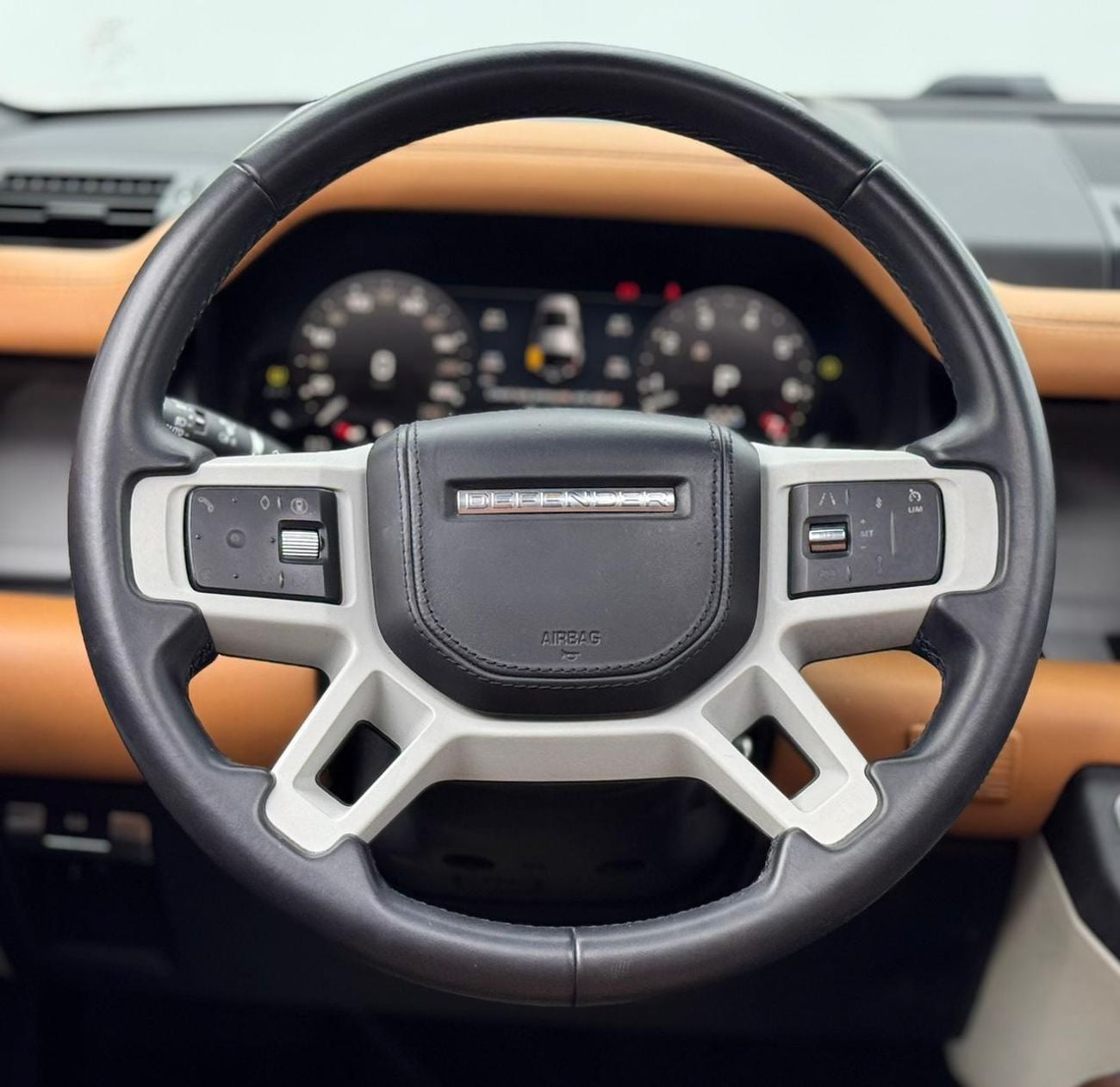 Land Rover Defender 2024 Land Rover Defender 110 HSE P400, 2029 LR Warranty, Full LR Service History, Low Km, GCC