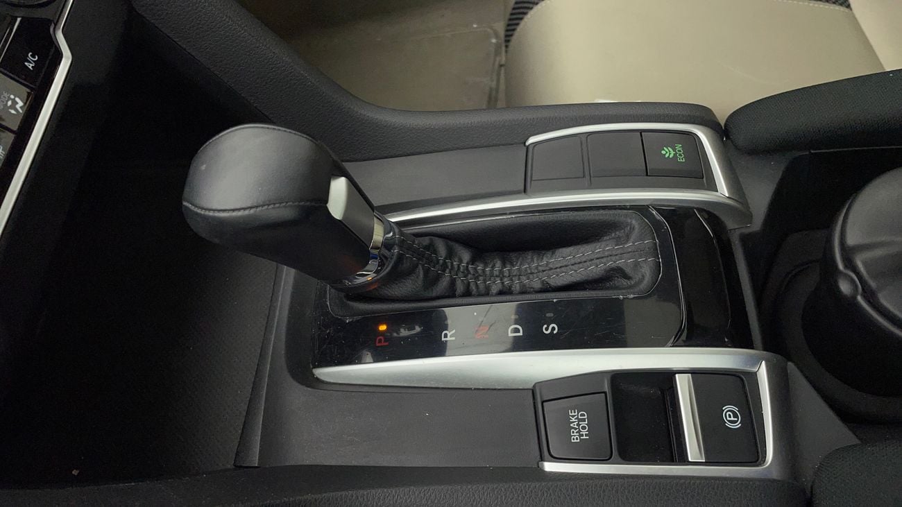 هوندا سيفيك LX SPORT 2 | بدون دفعة مقدمة | اختبار القيادة في المنزل