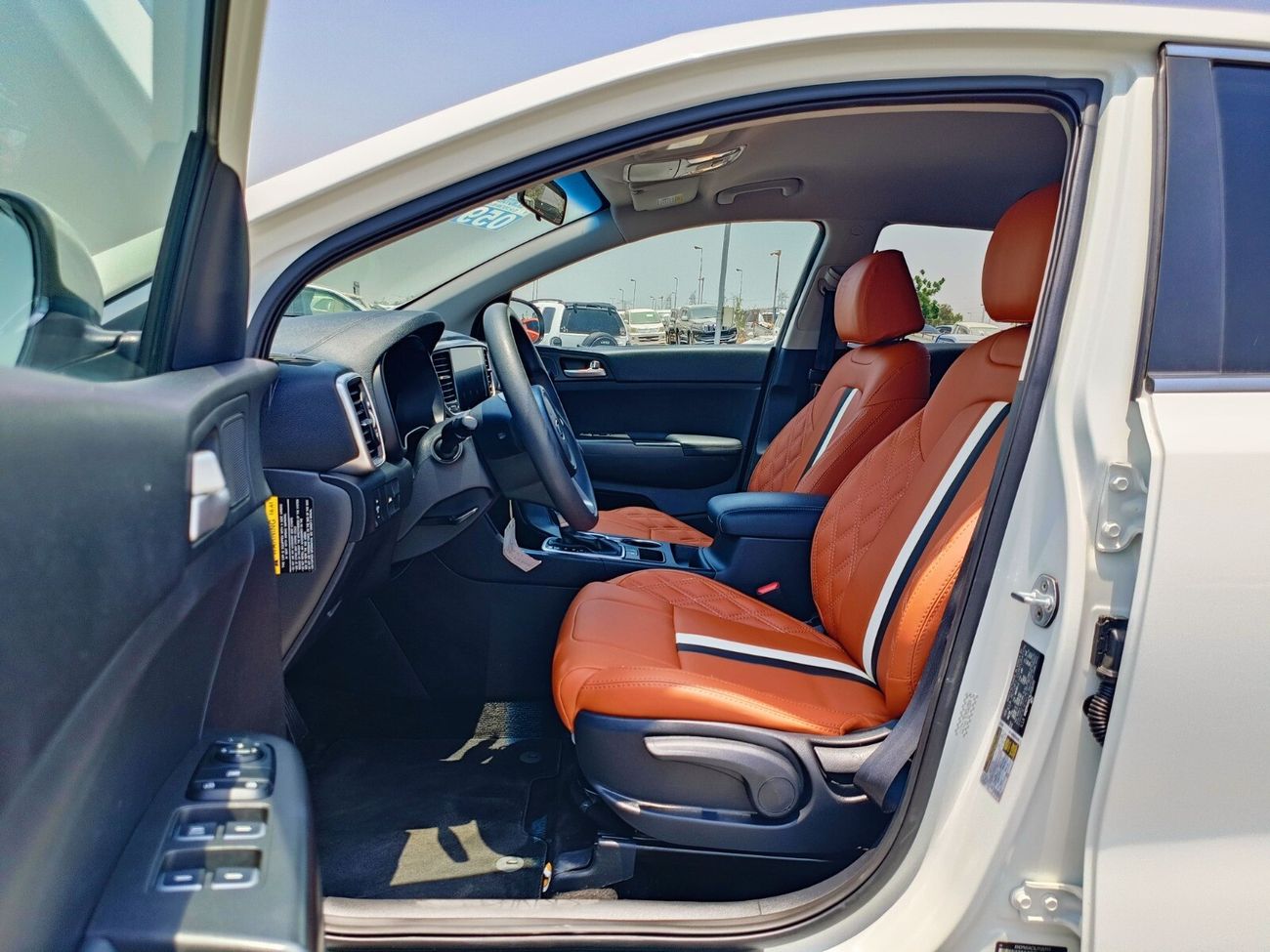 كيا سبورتيج LX /LEATHER SEATS/ REAR CAMERA/ LEANE ASSIST/ 641 MONTHLY/ LOT#21777