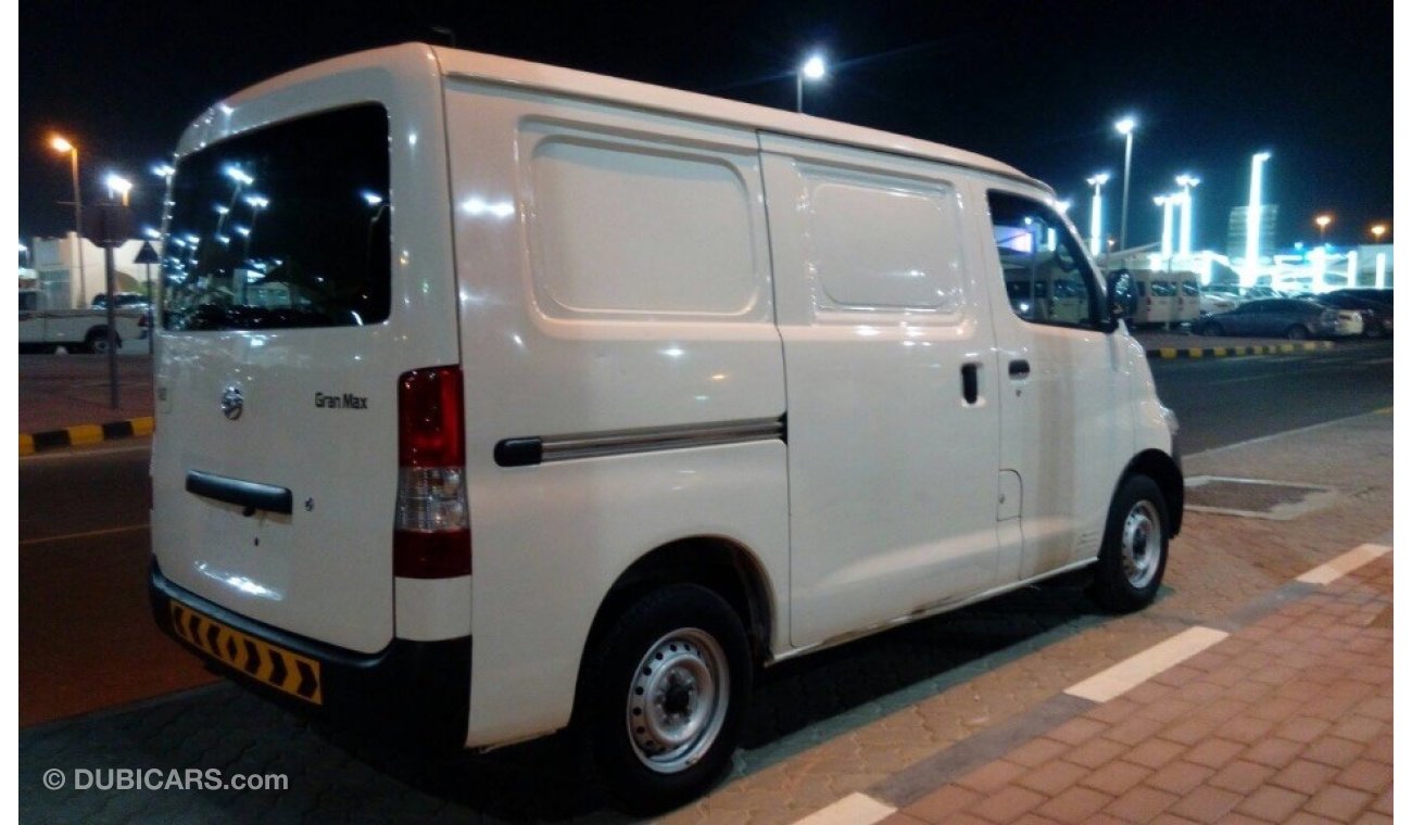 Daihatsu Gran Max 2014 van