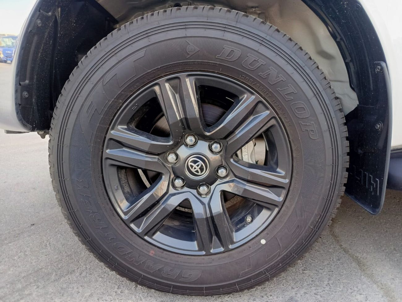 تويوتا هيلوكس Toyota Hilux 2.8L Diesel GLXS SR5, DC, AT, 4x4