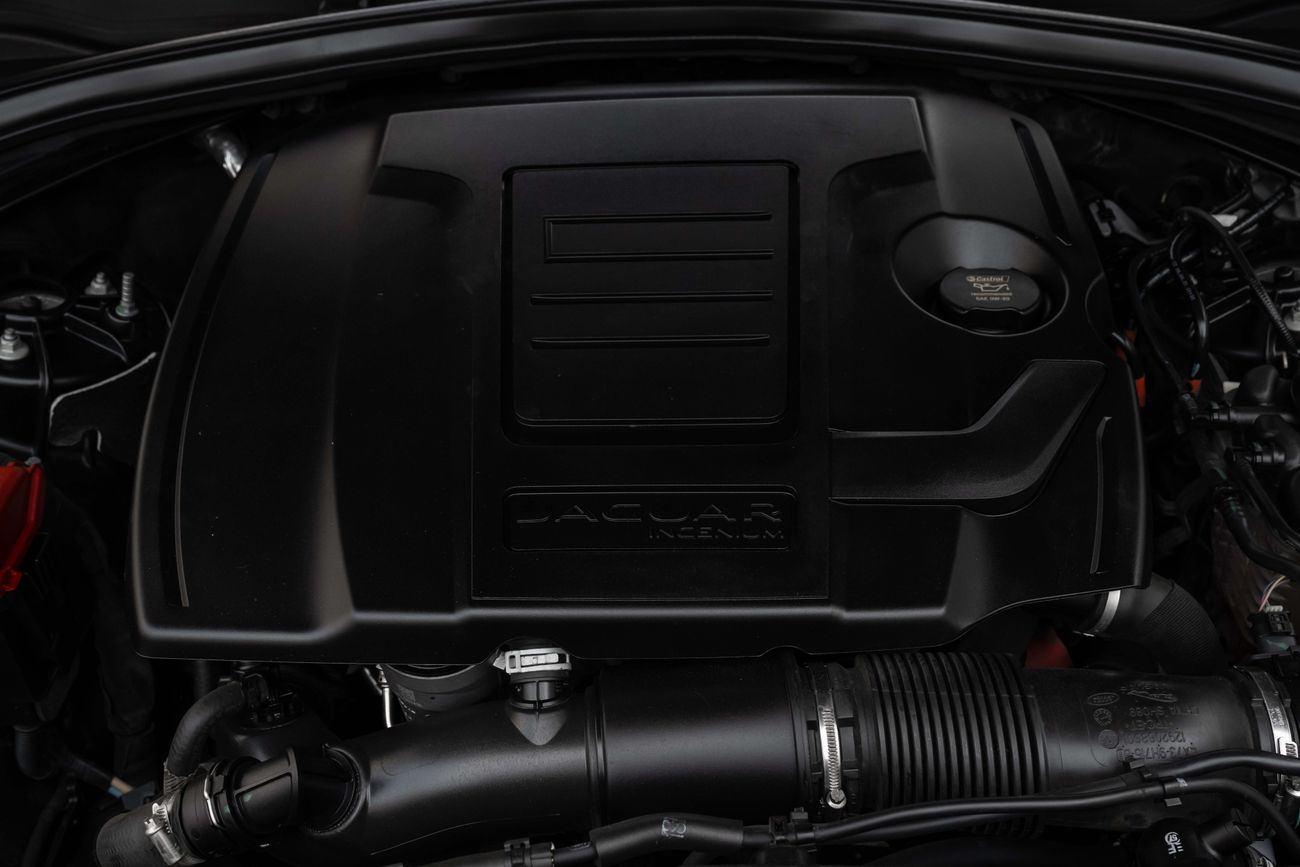 جاكوار F بيس F-Pace R Dynamic | 3,036 P.M | 0% Downpayment | Immaculate Condition!