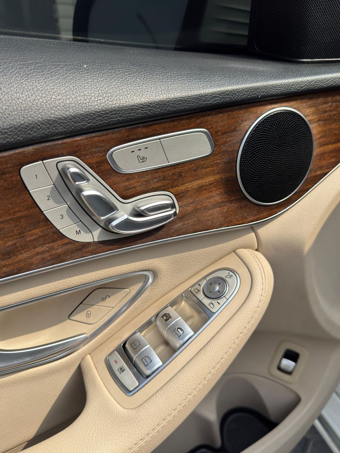 مرسيدس بنز C 300 Sport 2.0L (258 HP)