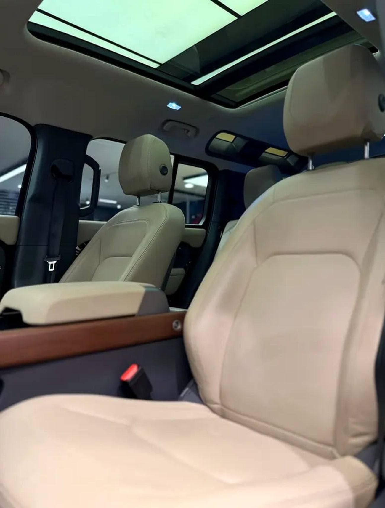 لاند روفر ديفندر DEEFNDER GCC BRAND CONDITION