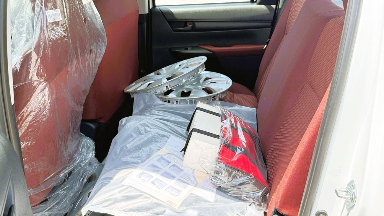 تويوتا هيلوكس Toyota Hilux 2.4L Diesel MT DC 2WD 2025YM
