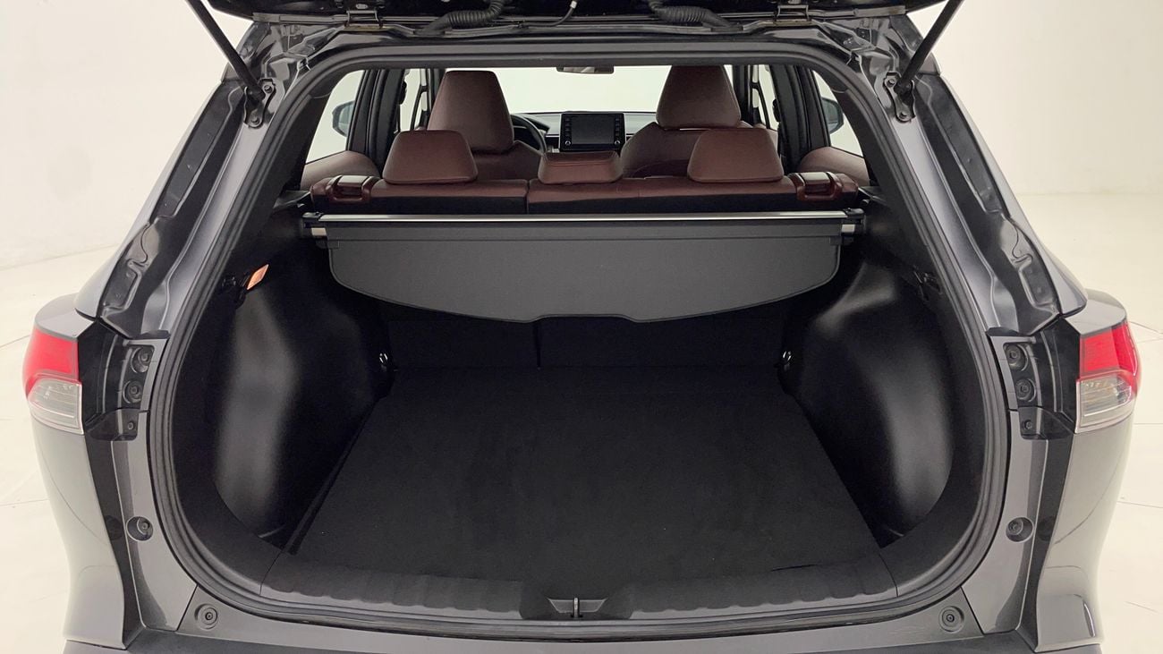 تويوتا كورولا كروس GLI 1.8 | بدون دفعة مقدمة | اختبار القيادة في المنزل