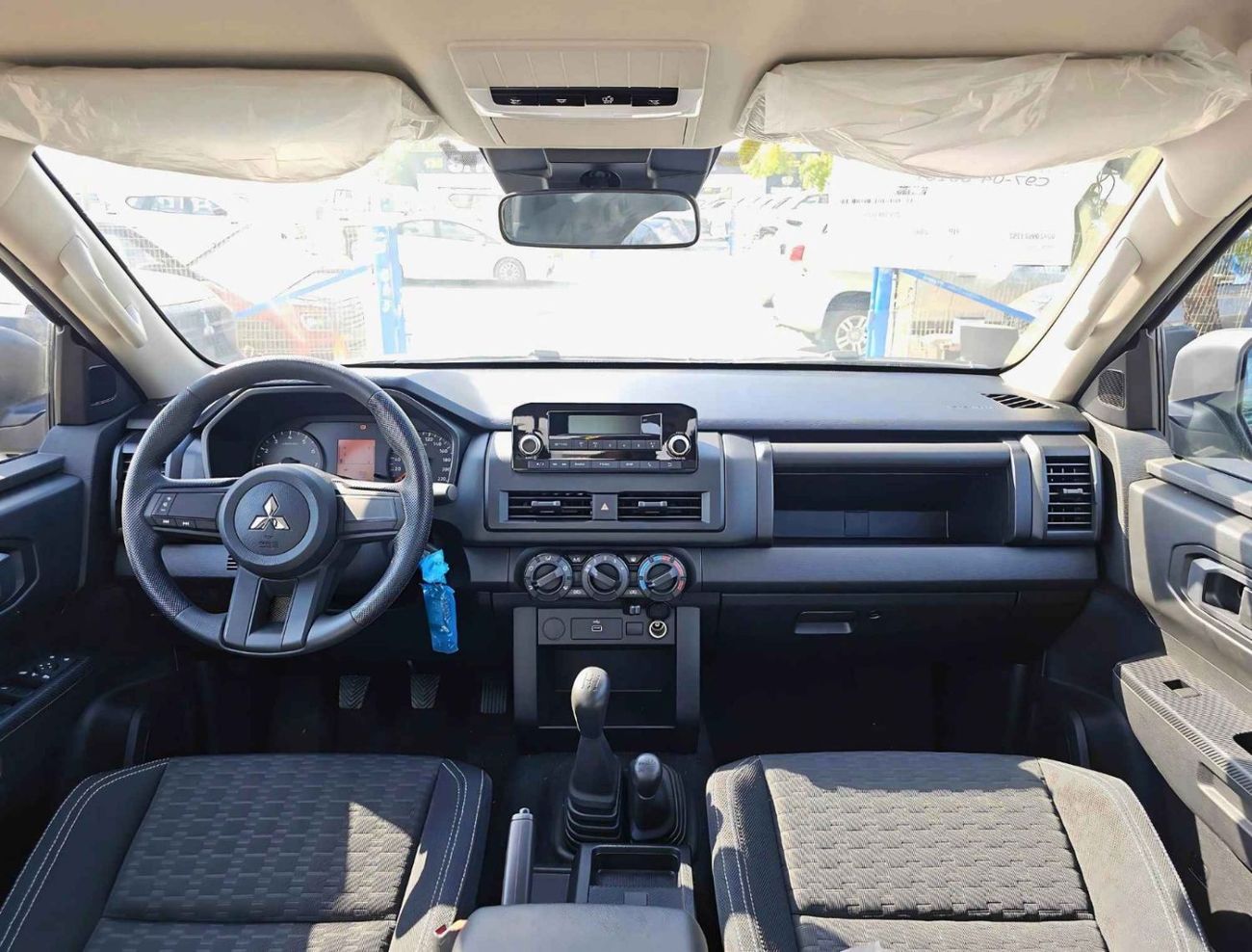 ميتسوبيشي L200 GLX 2.4L PETROL / M/T / SIDE STICKER / 4WD / (CODE # GLXP)