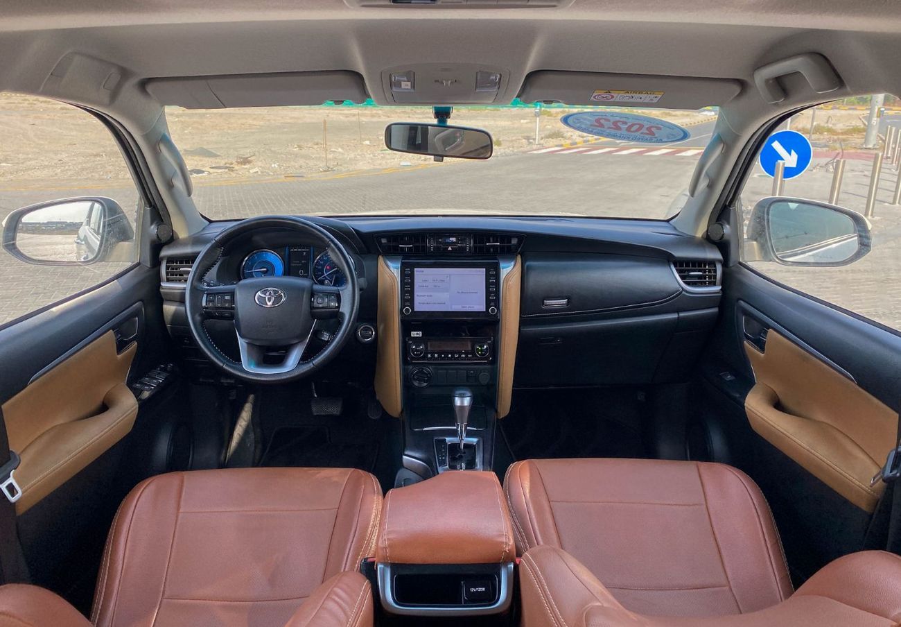 تويوتا فورتونر GXR 4.0L (278 HP) Toyota Fortuner 4.0L V6  2022 GCC 4WD Original Paint & Accident Free  excellent co