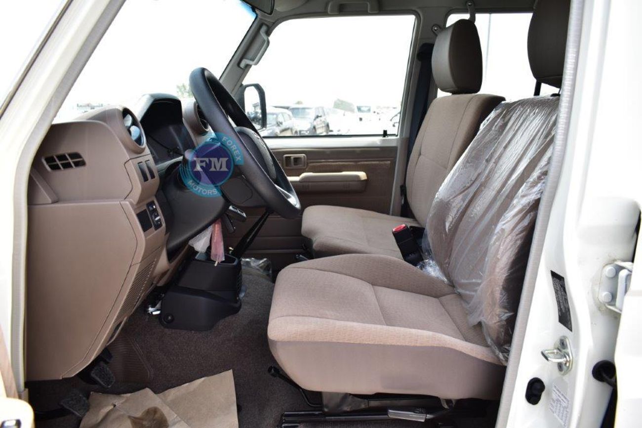 تويوتا لاند كروزر 70 76 LX V6 4.0L 4WD 6 Seater Manual