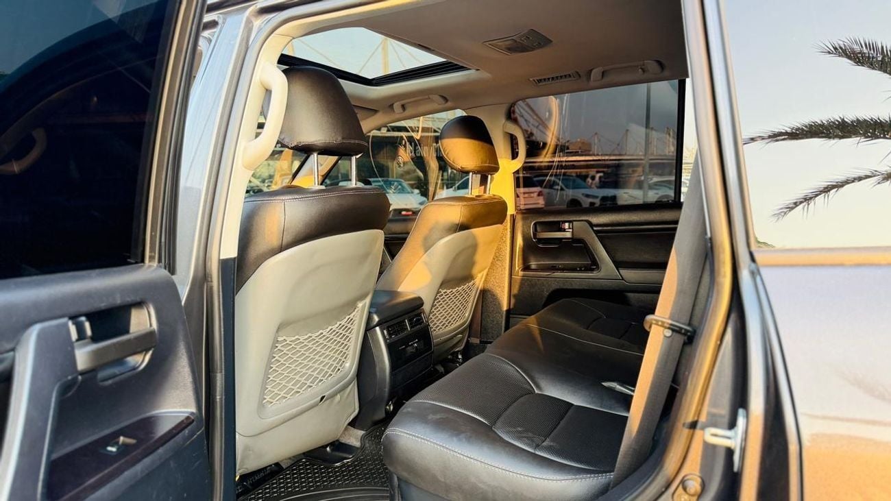 Toyota Land Cruiser PUSH START | SUNROOF | AUTO TRANSMISSION | 4.5L | POWER WINDOWS |