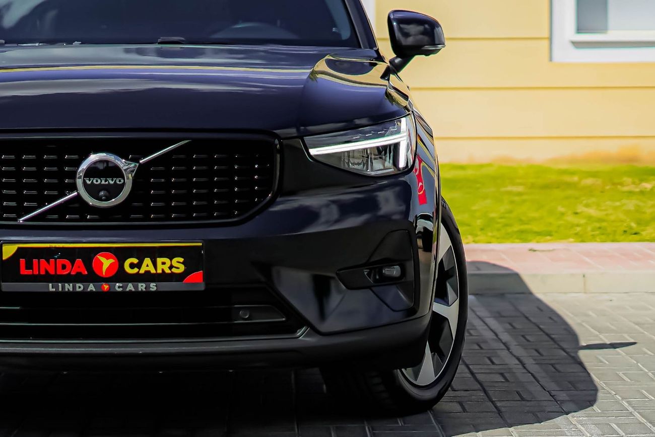 Volvo XC40 Volvo XC40 B4 2023 GCC under Agency Warranty and Service Contract with Flexible Down-Payment.
