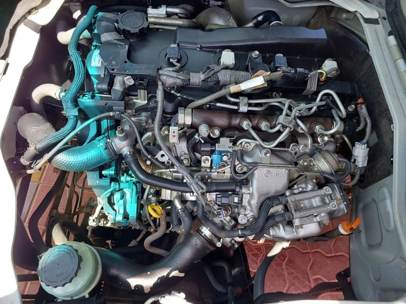 Toyota Hiace TOYOTA HIACE COMMUTER VAN RHD 2018 MODEL 3.0 L DIESEL AUTOMATIC(PM21278)