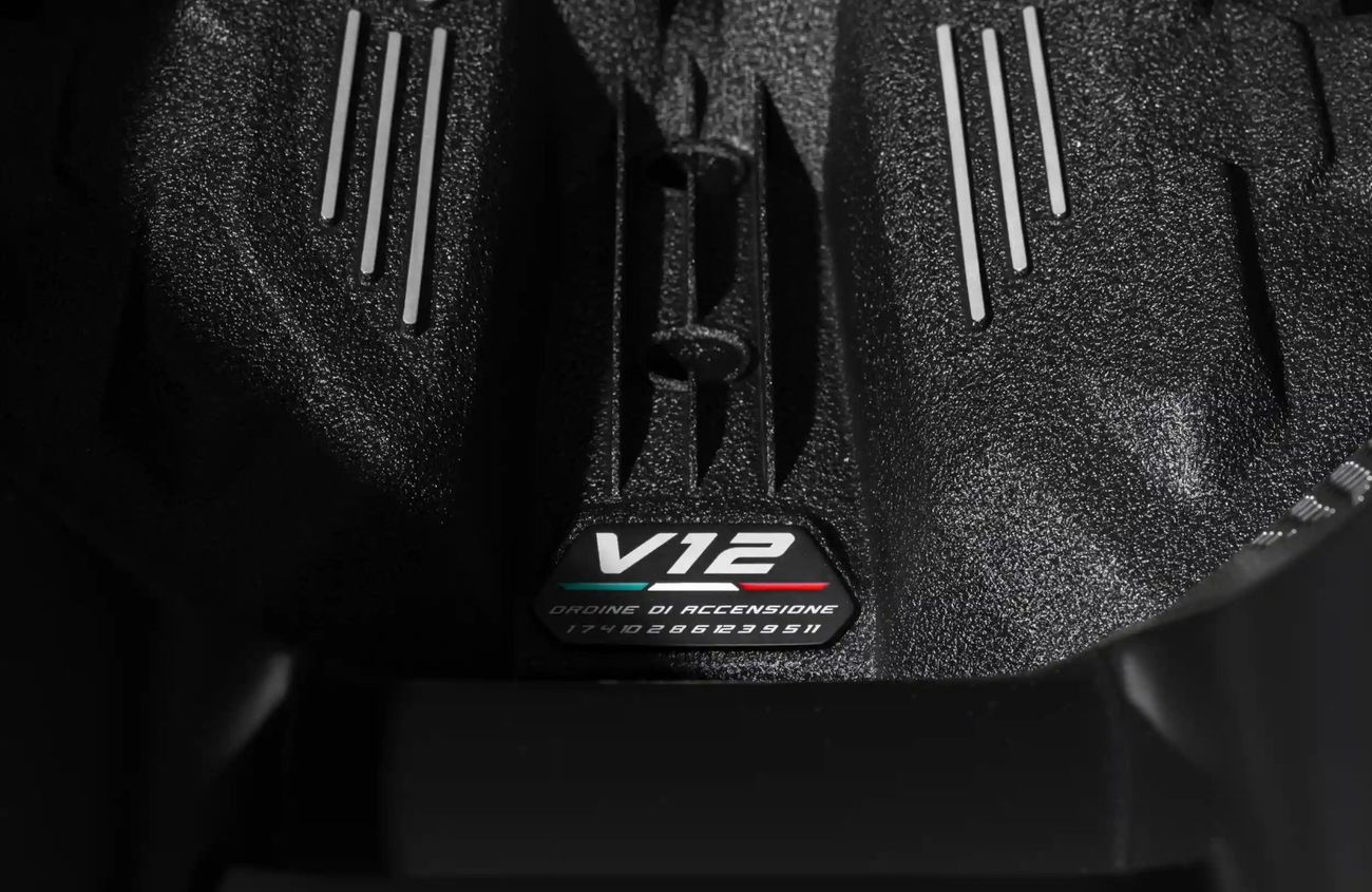 لامبورغيني ريفويلتو 6.5L V12 Naturally Aspirated Engine + eMotor | Warranty