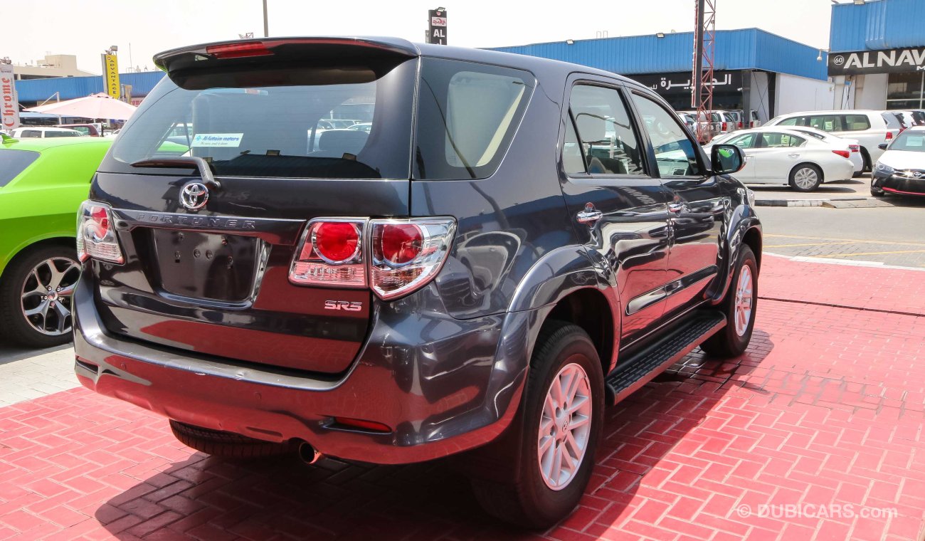 Toyota Fortuner SR5