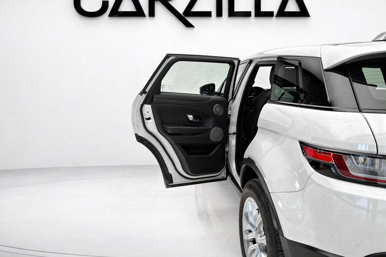 لاند روفر رانج روفر إيفوك P300  SE 2.0L