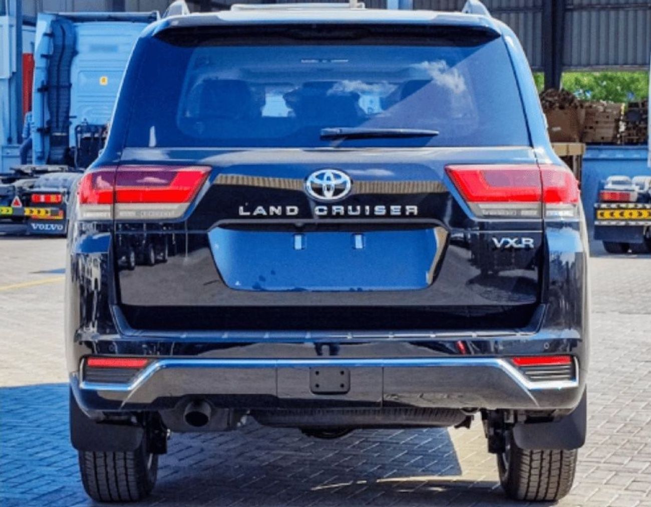 تويوتا لاند كروزر Toyota LC300 3.5L VX-R 2023