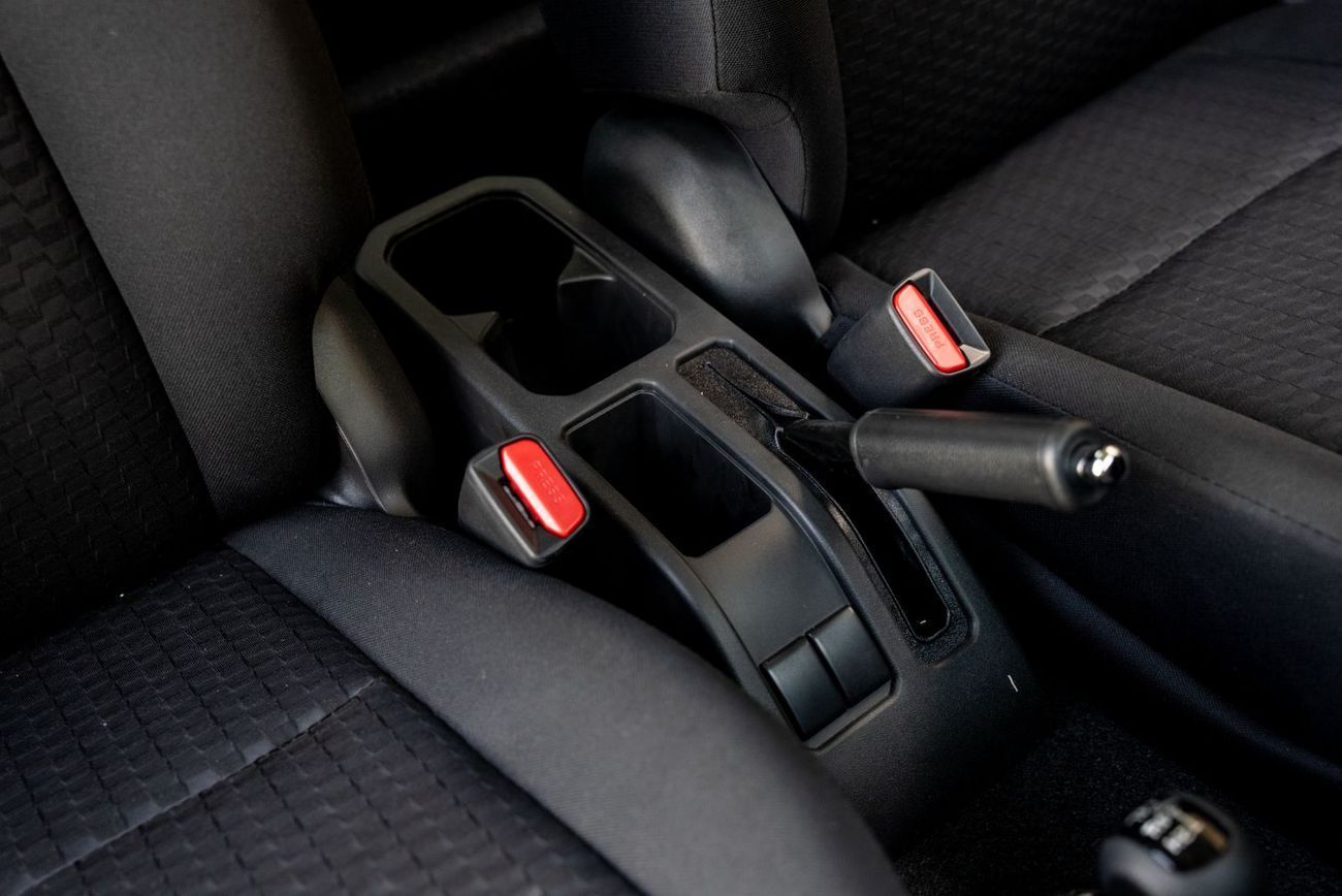 سوزوكي جيمني 1.5L GL (M/T)