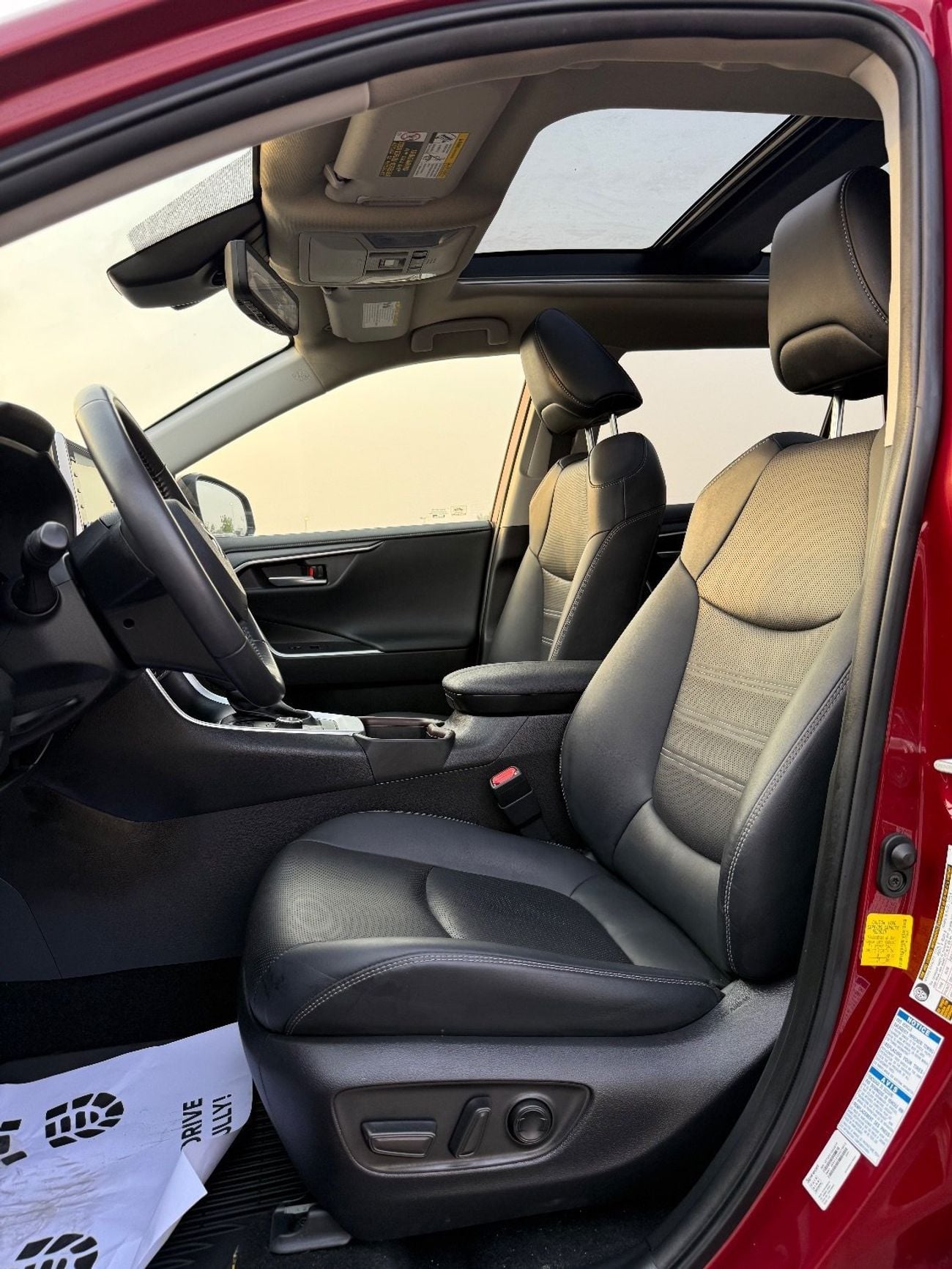 Toyota RAV4 LTD HEV 2020 TOYOTA RAV4 LIMITED HYBRID 4x4 PANORAMIC ROOF 360CAMERA FULL OPTIONS IMPORTED FROM USA