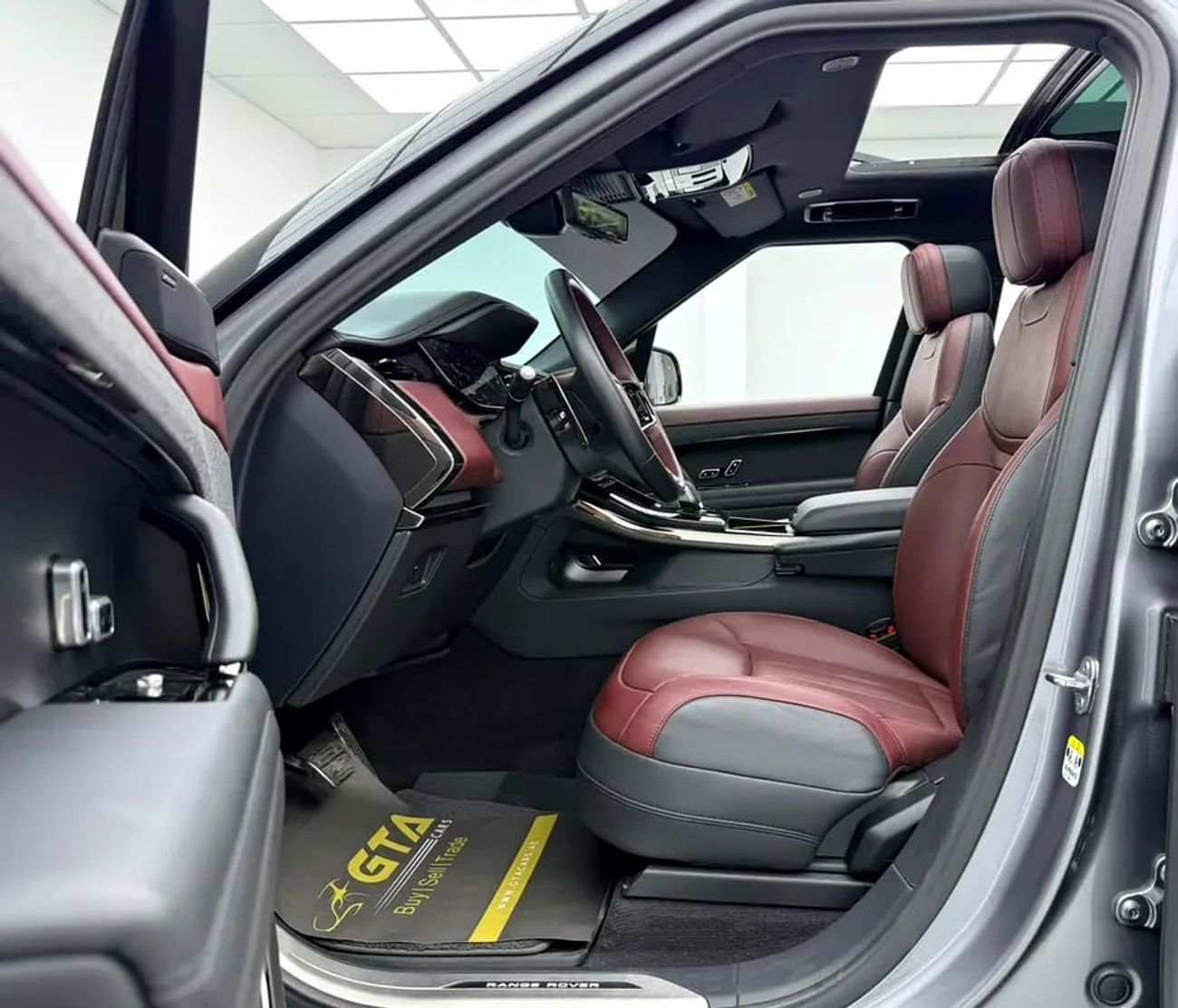 Land Rover Range Rover Sport DYNAMIC SE P400 P360, Warranty + Service Pack, Full RR Service History, GCC