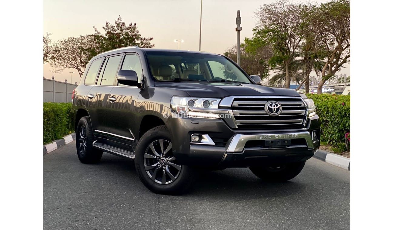 Toyota Land Cruiser GXR V8 5.7