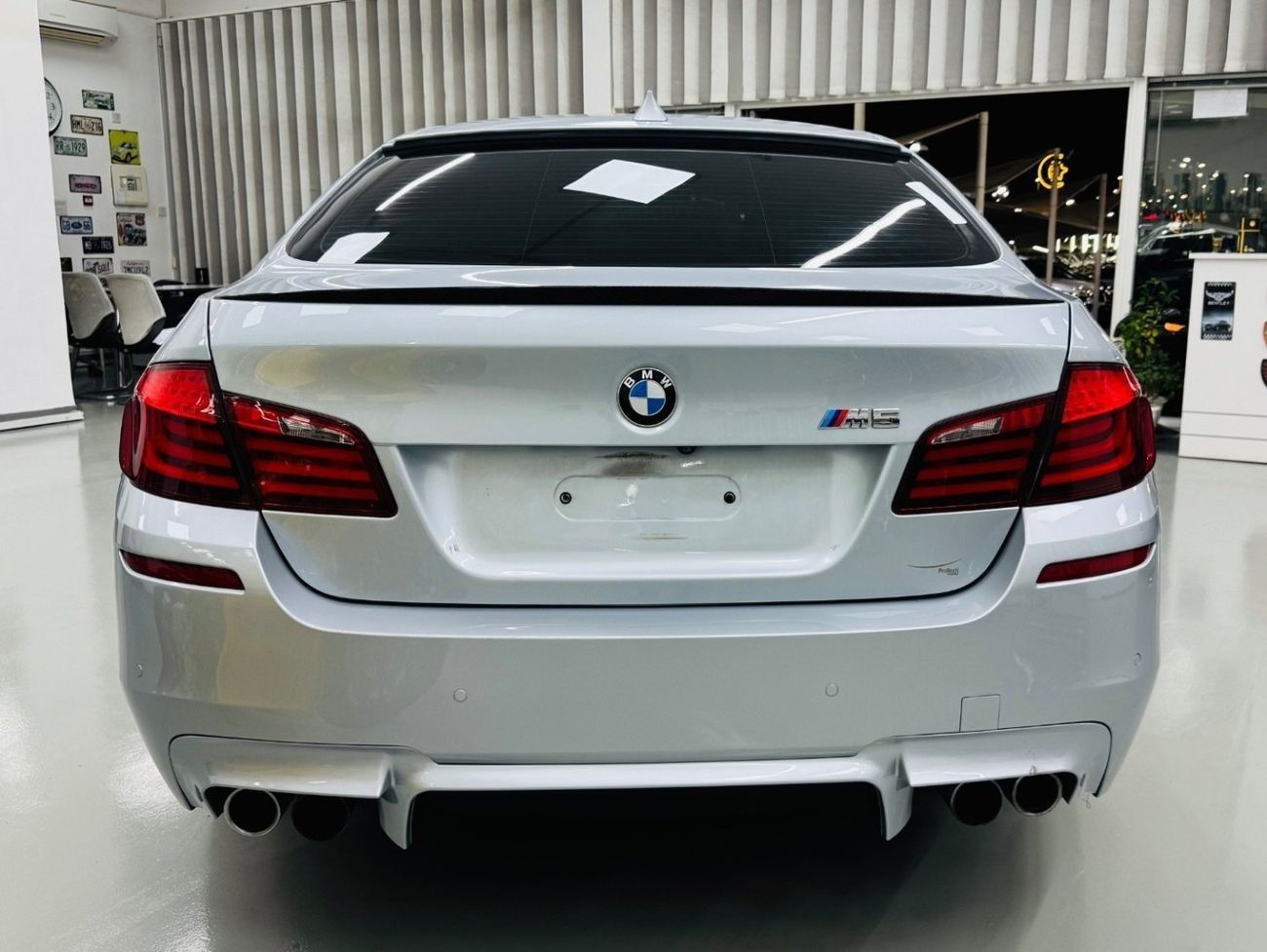 بي أم دبليو M5 Std 4.4L