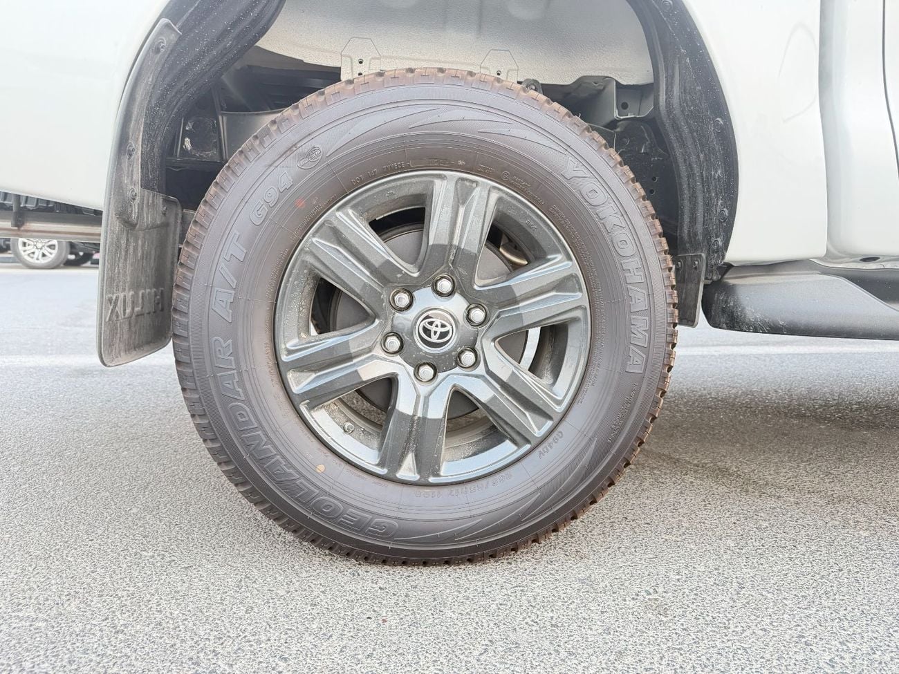 Toyota Hilux SR5 (NON GCC)