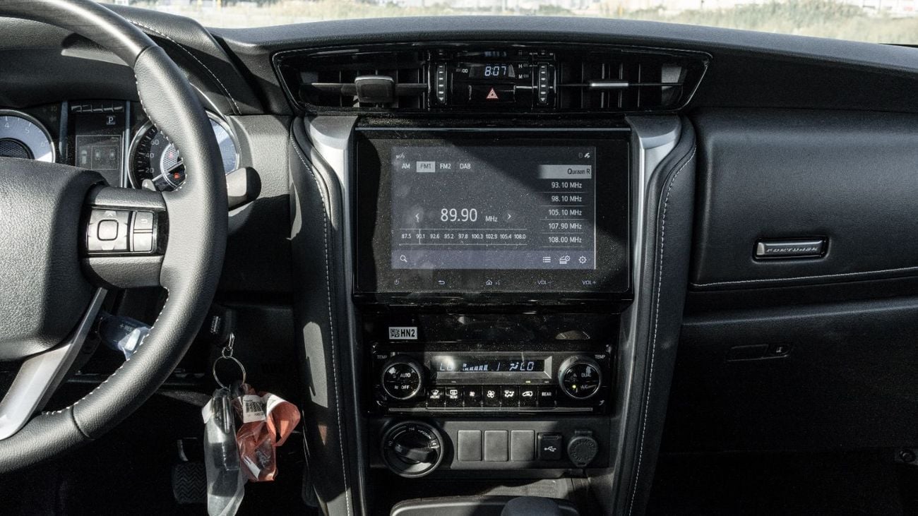 تويوتا فورتونر 2026 Toyota Fortuner VX 4.0L AT Petrol (Black-Black)