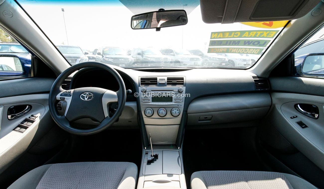 تويوتا كامري LE