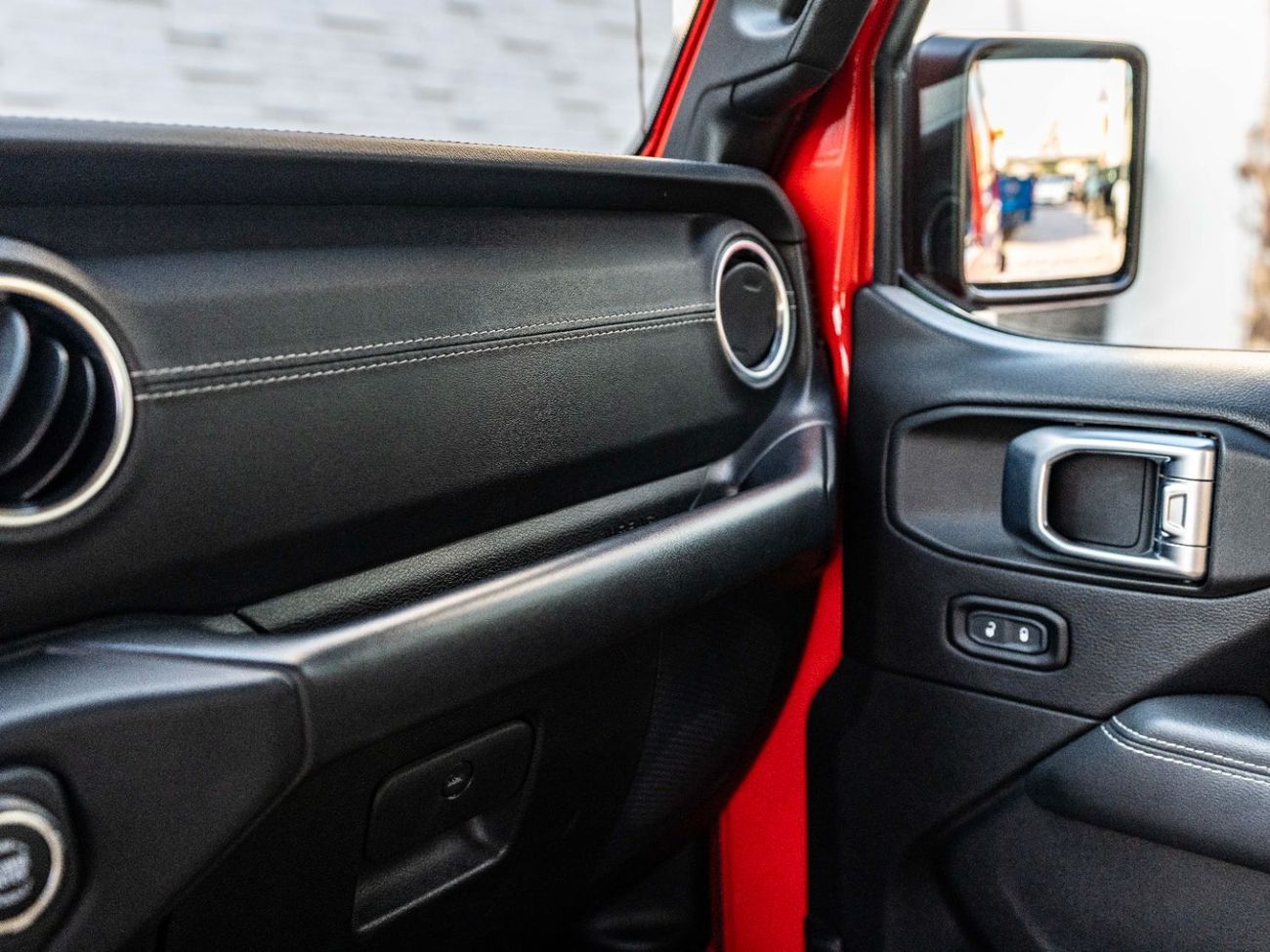 Jeep Wrangler Sahara 3.6L A/T (5 Seater)