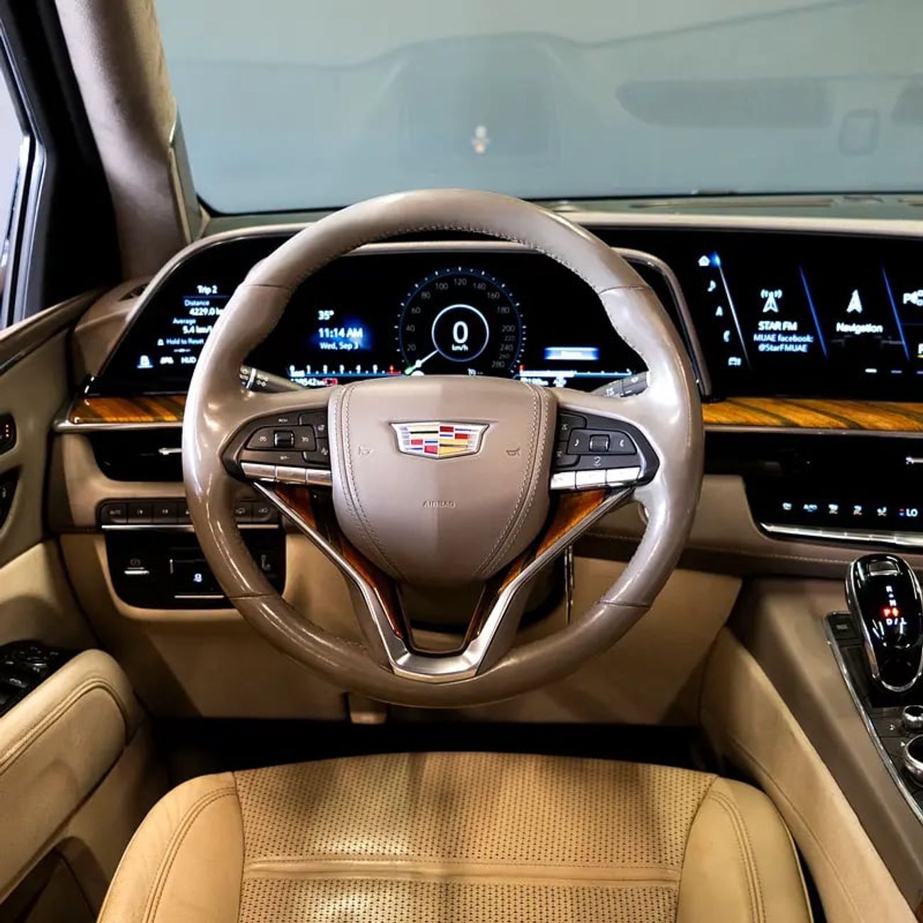 كاديلاك إسكالاد Premium Luxury Platinum 6.2L AWD