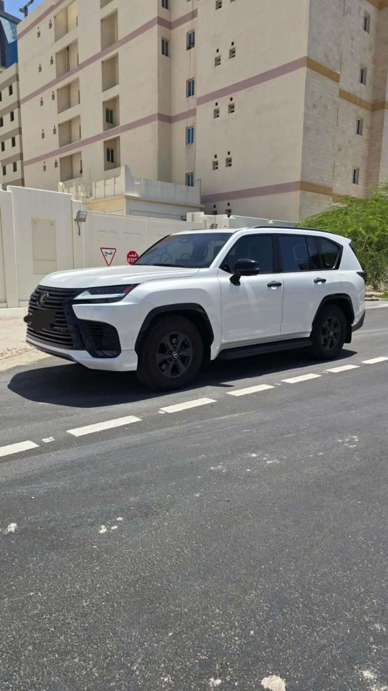 لكزس LX 700h SIGNATURE