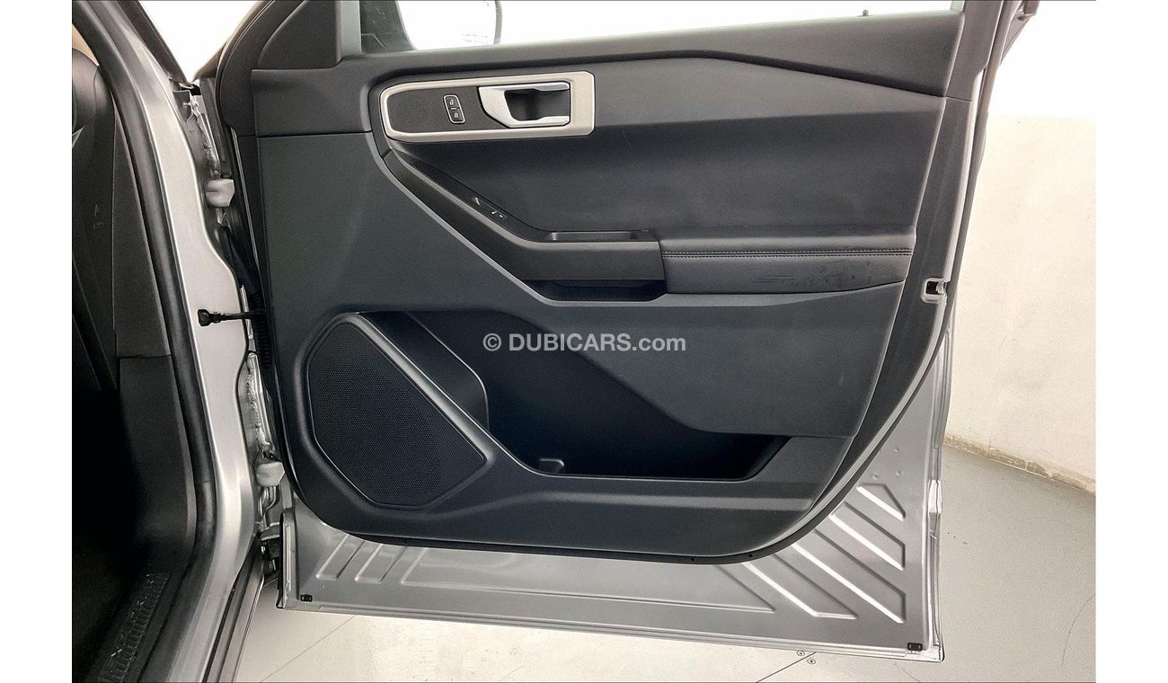 Ford Explorer XL / Standard