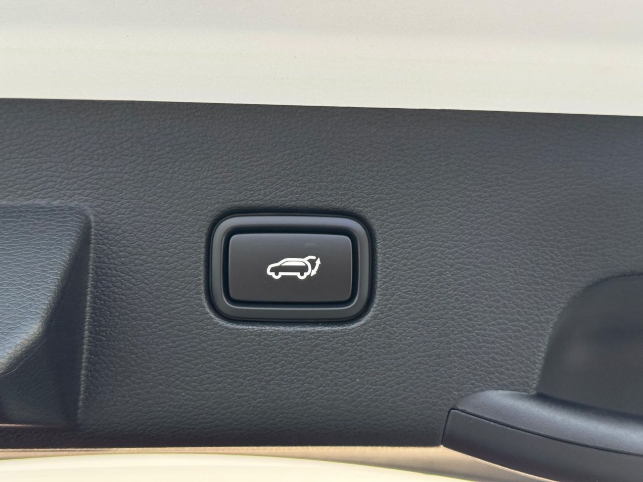 كيا سبورتيج 2.0L Petrol Turbo 4WD 2025 Export Price @ 90,000 AED