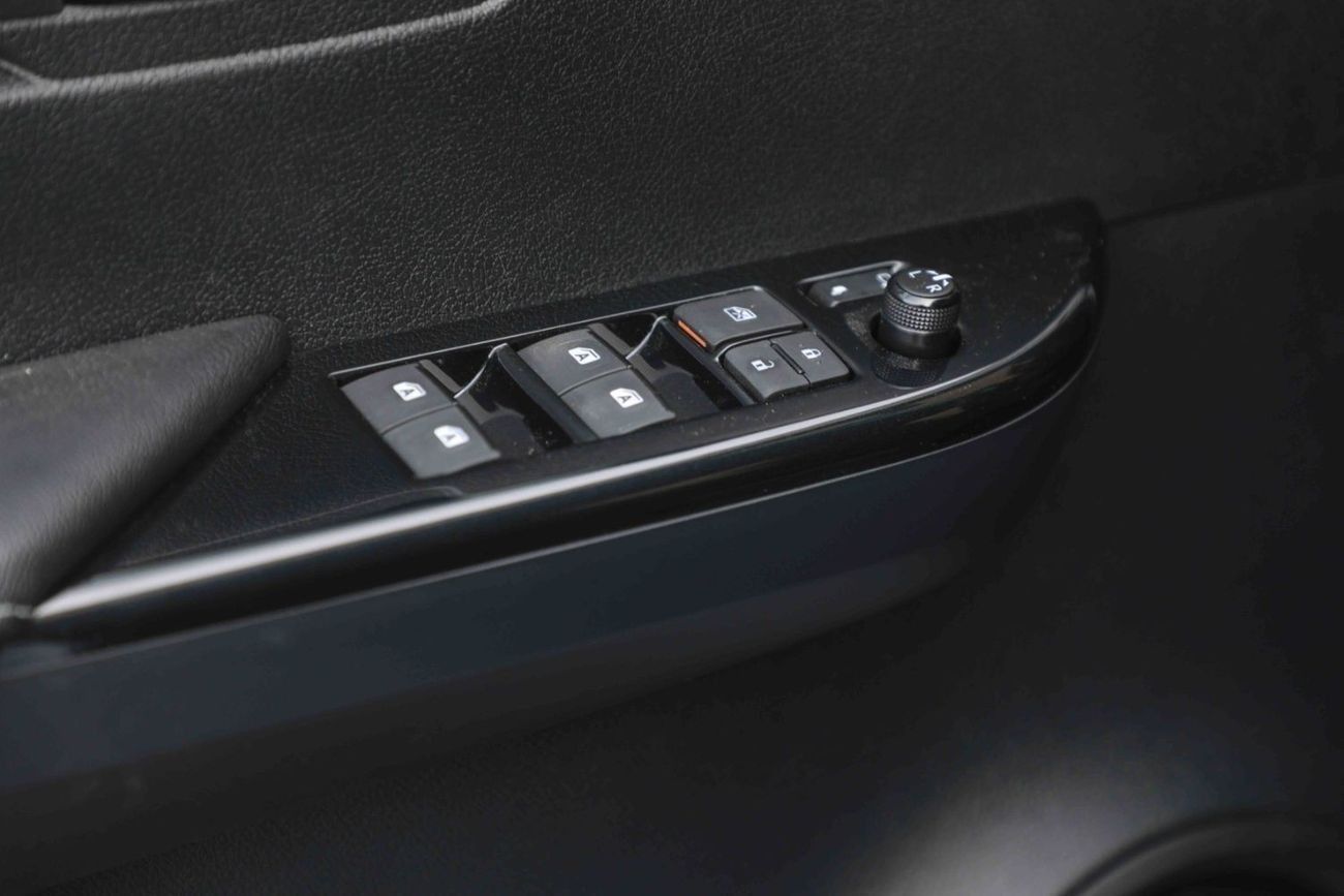 Toyota Hilux 2025 TOYOTA HILUX ADVENTURE 4.0 - PLATINUM WHITE PEARL inside BLACK | Export Only