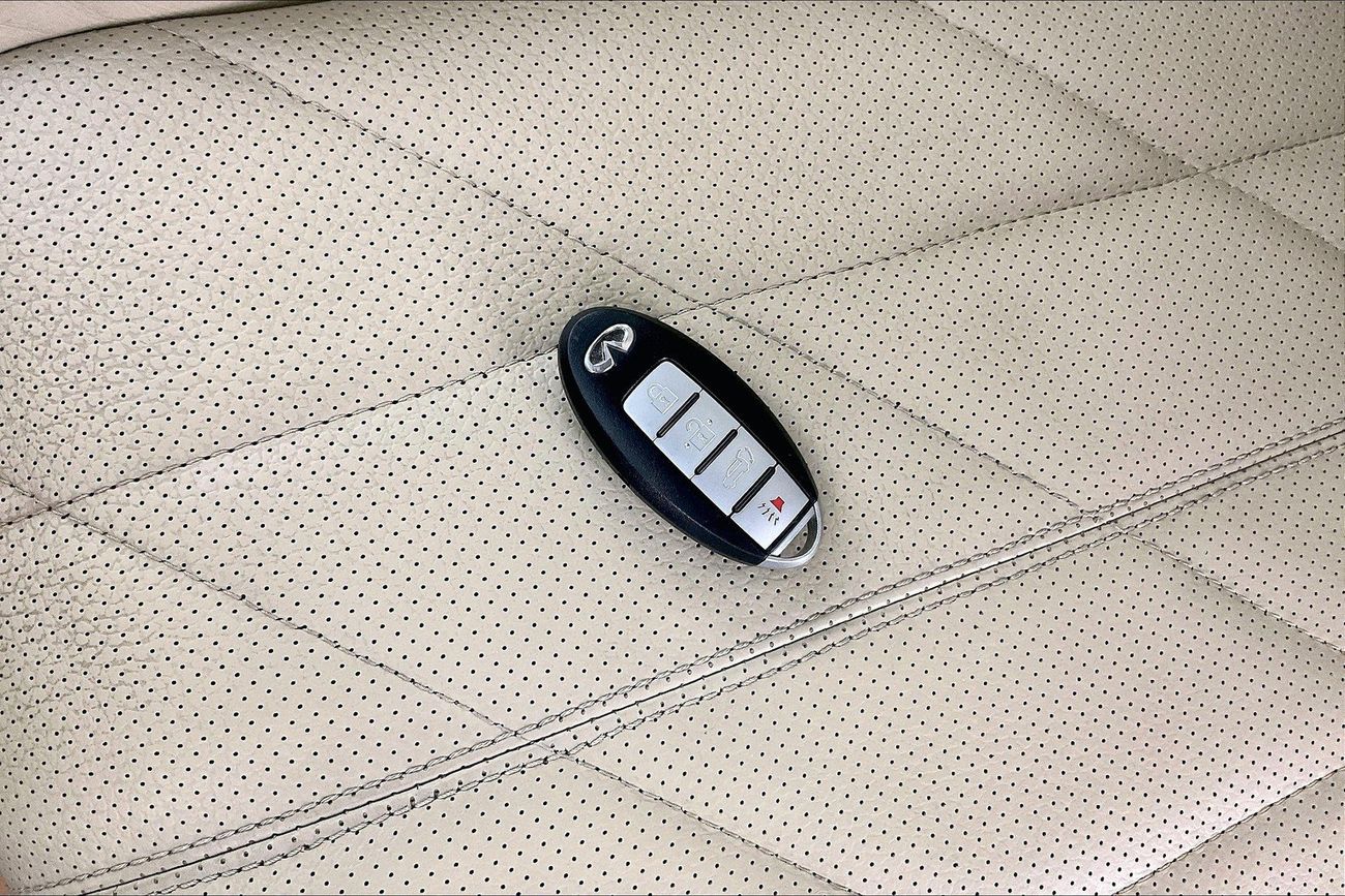 Infiniti QX70 Luxury / Luxe Sensory | Guaranteed Warranty | 0 Down Payment