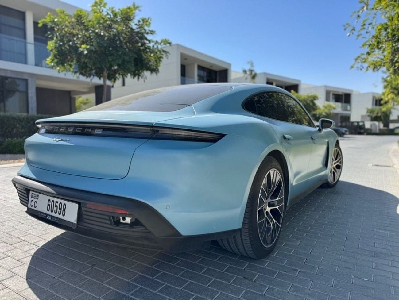 بورش تايكان 4