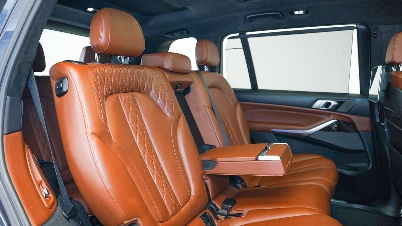 BMW X7 M50i 4.4L (530 HP) UAE's Very Best Example | 2 Years Free Servicing | AED 4,261 Per Month