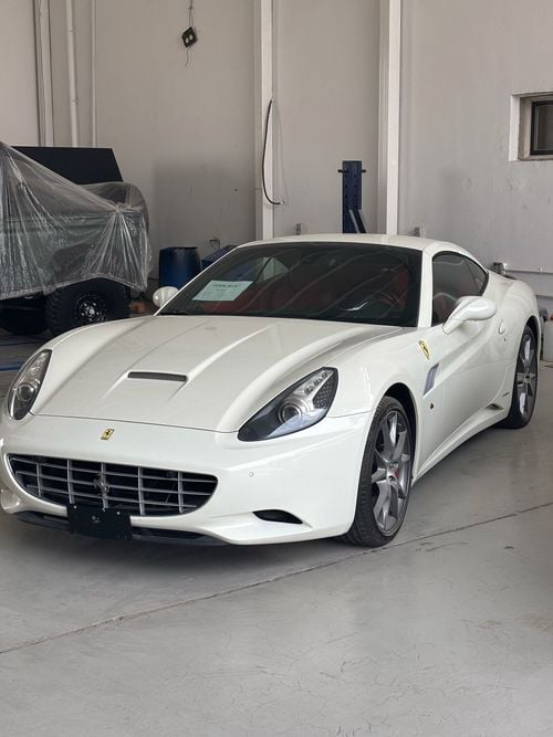 Ferrari California 2014 Ferrari California • Japan Specs  119,000 km • 4.3L V8